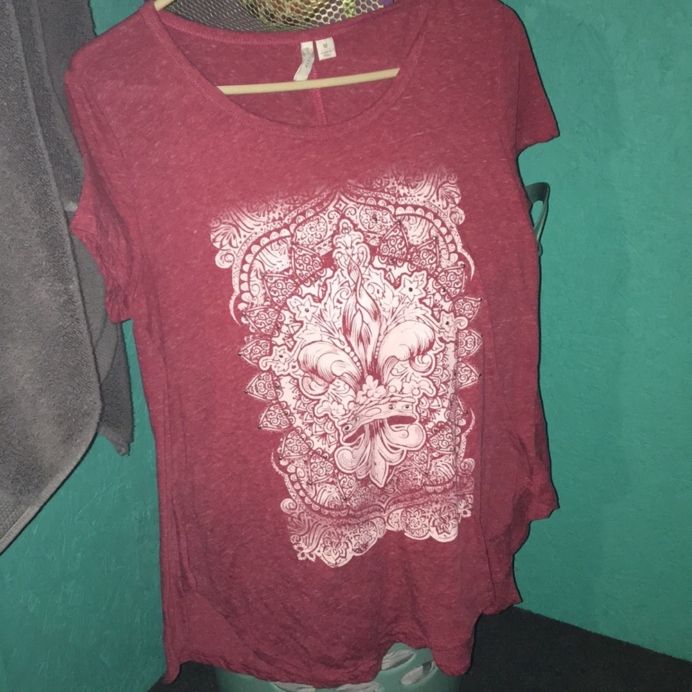 Red printed short sleeve shirt